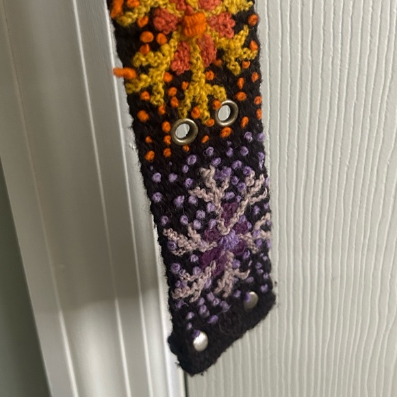 Colorful Snowflake Patterned Belt - Picture 4 of 9